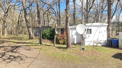 Building Photo - 2 bed 1 bath single wide manny