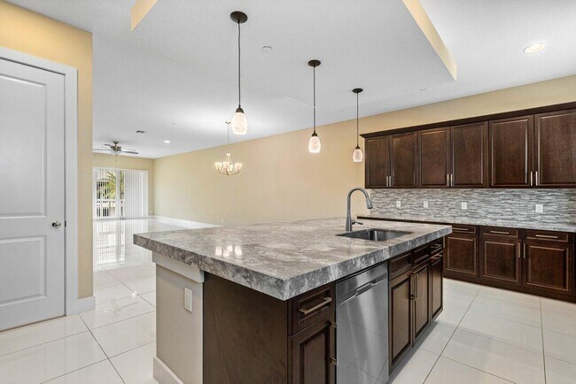 Building Photo - 7114 Edison Pl