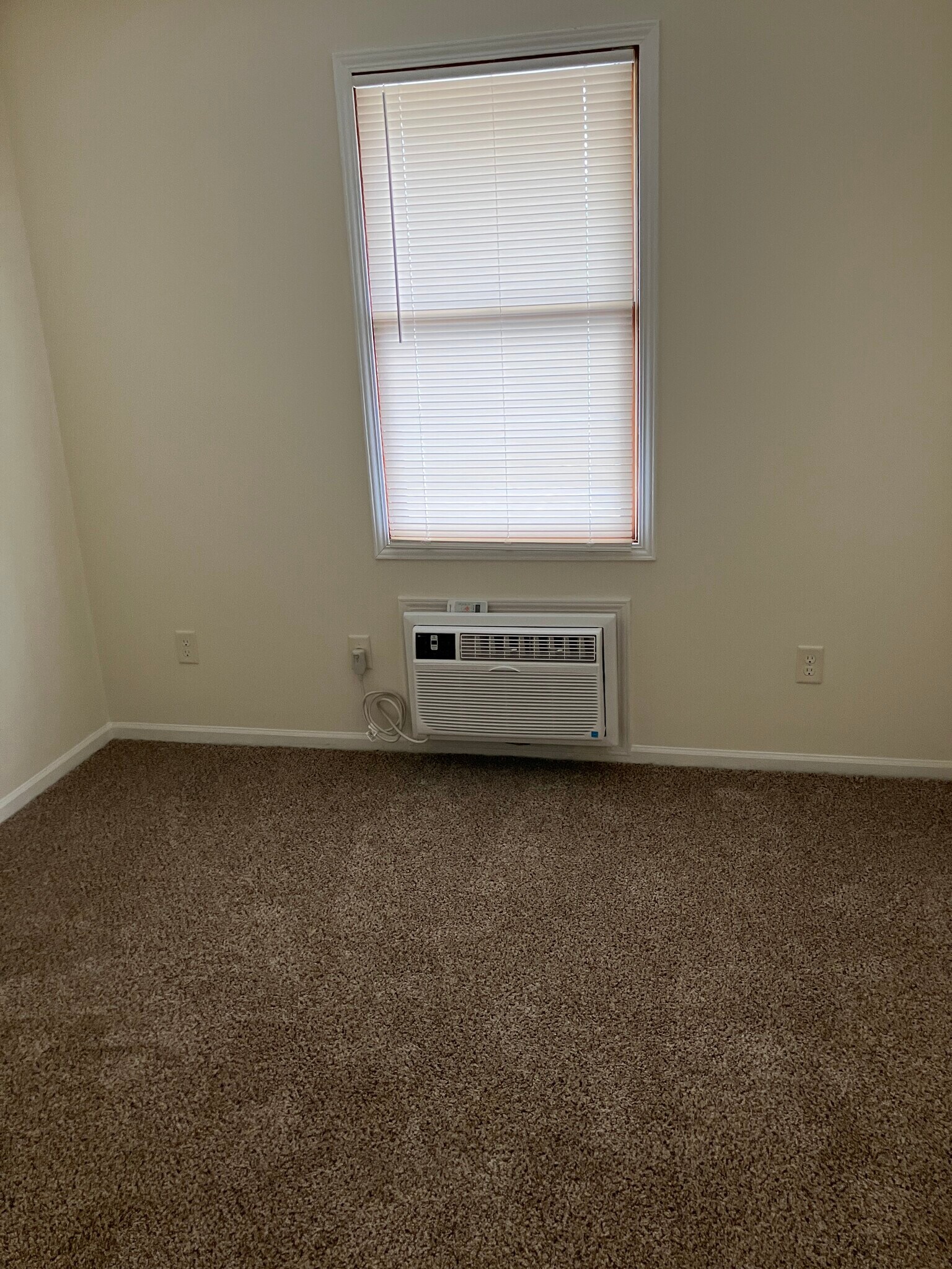 Building Photo - 1235 Todd Ln