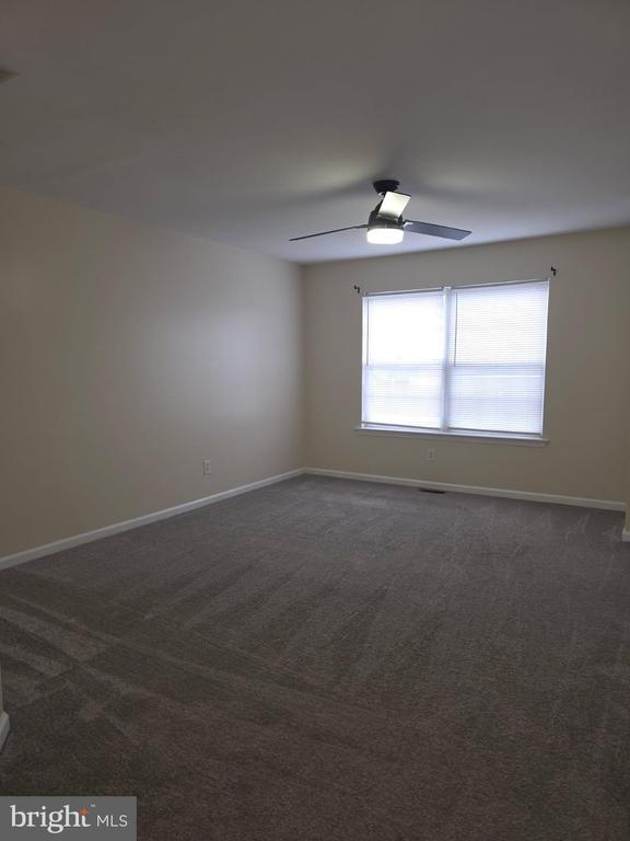 Building Photo - 24 Woodcrest Ct