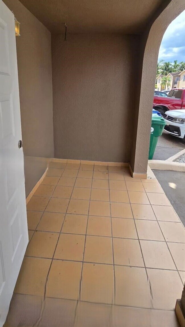 Building Photo - 7640 NW 182nd Terrace