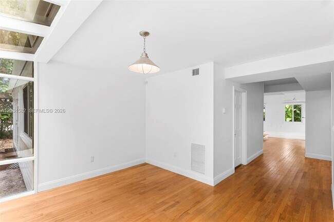 Building Photo - 3945 Loquat Ave