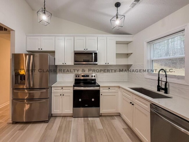 Building Photo - 5819 Woodrock Ct