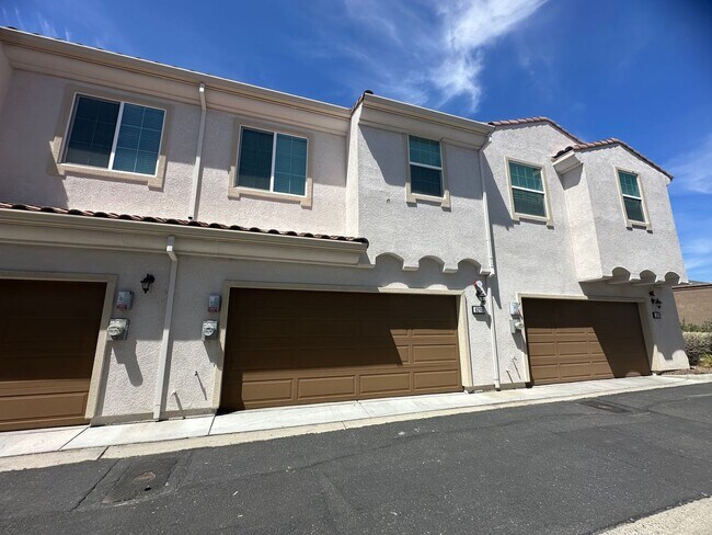 Building Photo - 5301 E Commerce Way