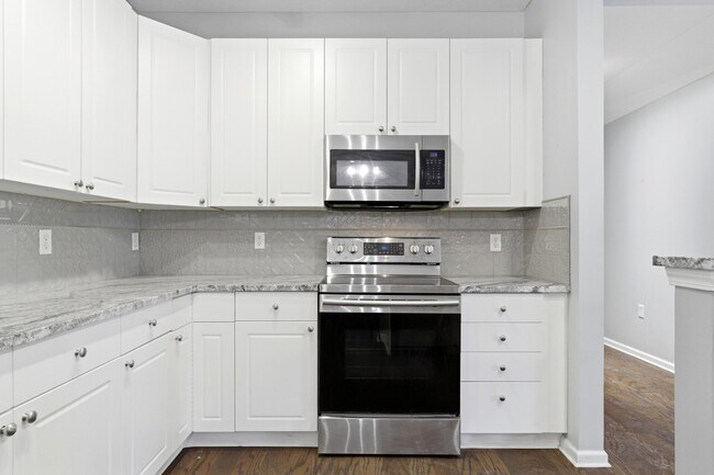 Building Photo - 7728 S Essex Gate Dr