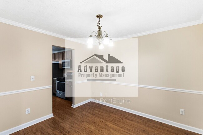 Building Photo - 382 Summer Hill Cir