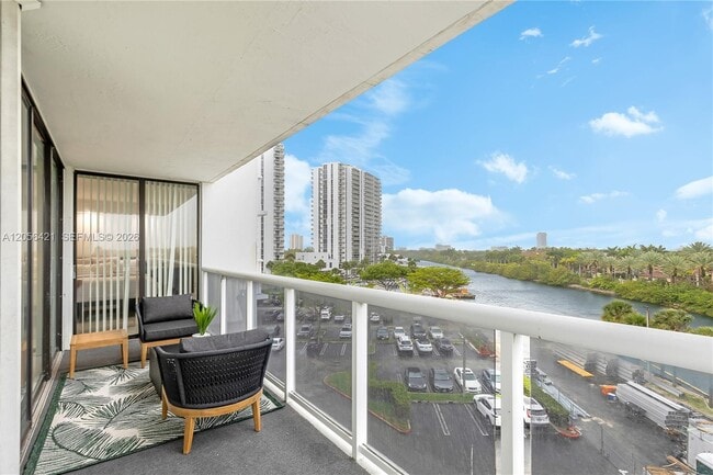 Building Photo - 20505 E Country Club Dr