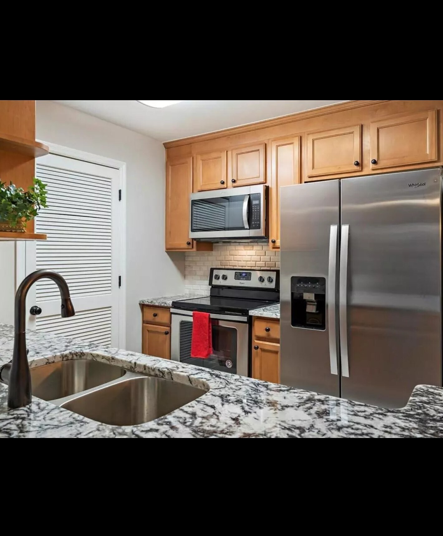 Kitchen - 515 Granville Ct