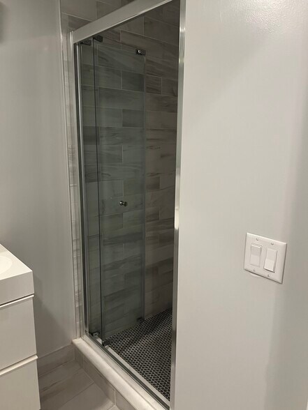 Building Photo - 2340 E Boston St