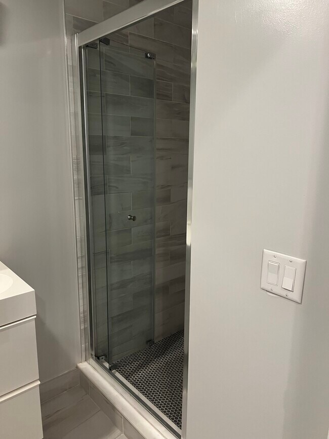 Building Photo - 2340 E Boston St