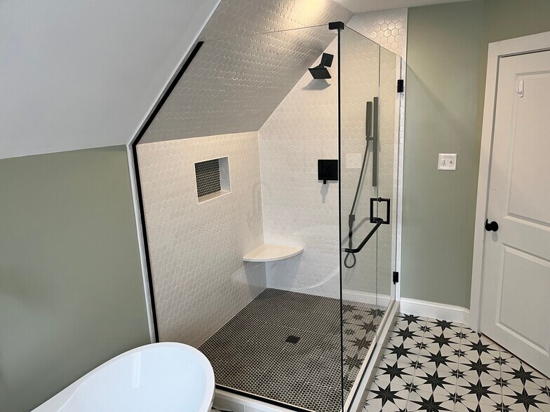 Building Photo - 16 Gordon St