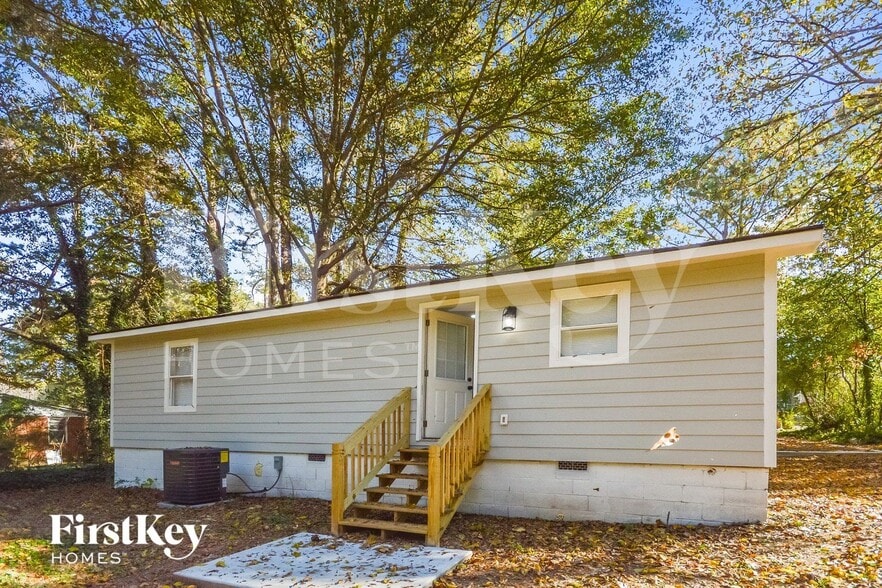 Building Photo - 4687 Clemmons Dr