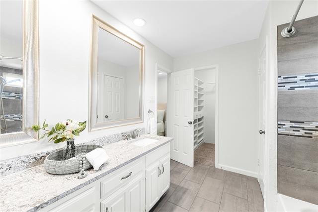Building Photo - 2600 Summertree Dr