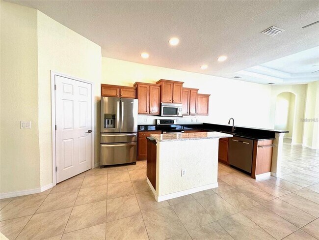 Building Photo - 9423 Rosebud Cir