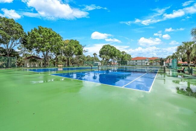 Building Photo - Furnished 2BR + Den Condo in Sapphire Lakes – Lake View, Amenities, 60-Day Minimum Stay