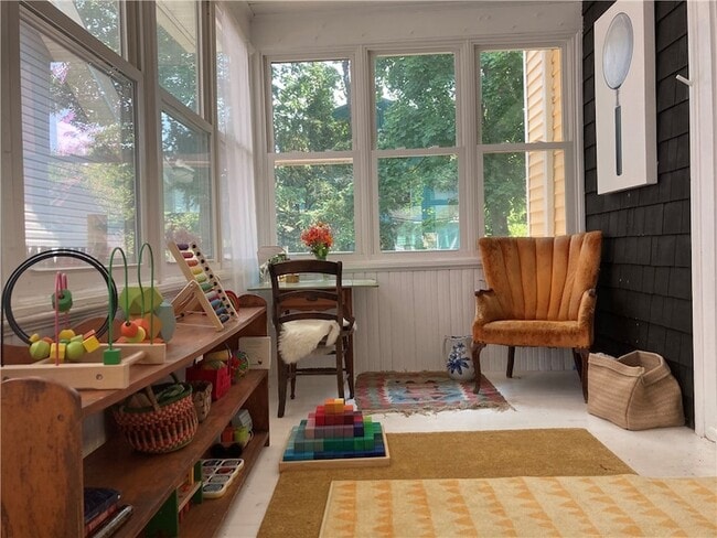 Building Photo - 182 Calla St