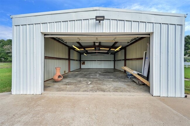 Building Photo - 18010 Mueschke Rd