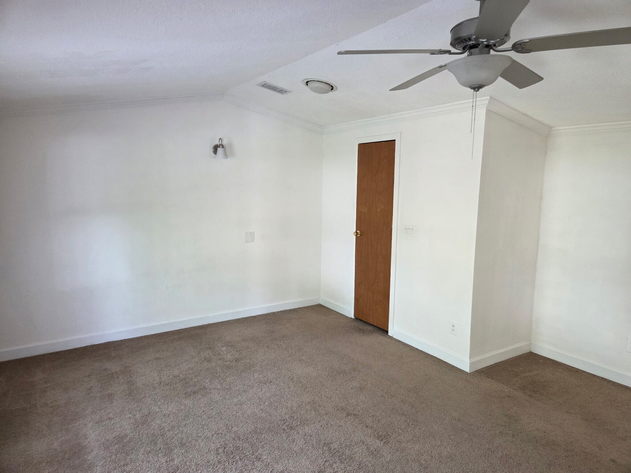 Building Photo - 17014 Meridian Blvd