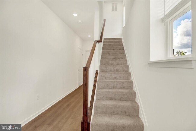 Building Photo - 11301 Carobel Ct