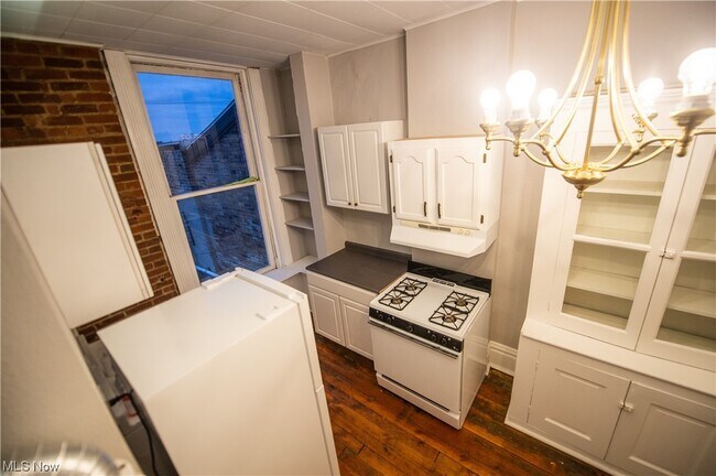 Building Photo - 641 Wheeling Ave