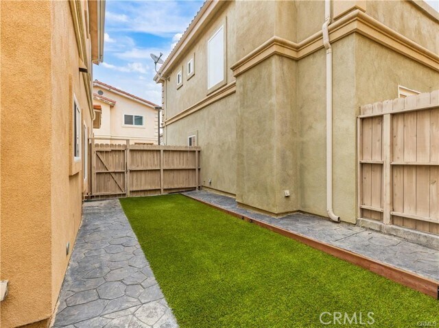 Building Photo - 14026 Lemoli Ave