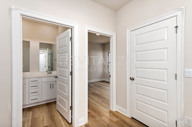 Building Photo - Brand-New 5BR Fairhope Home on Corner Lot with Garage