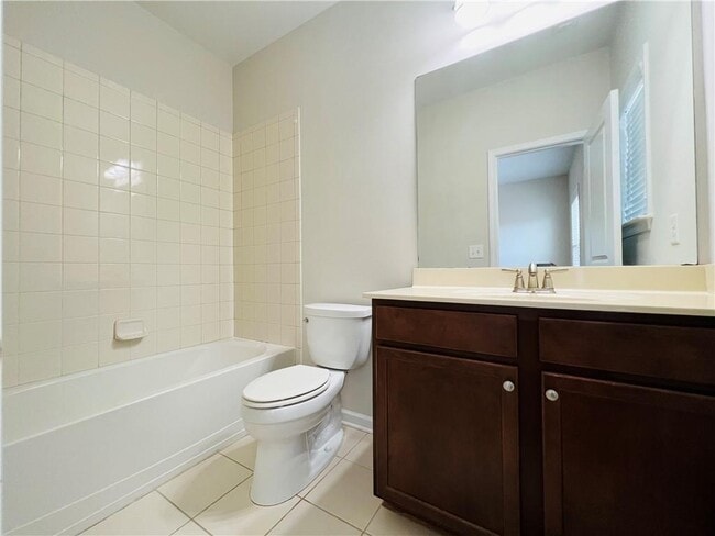Building Photo - 2647 Portbury Place Northeast