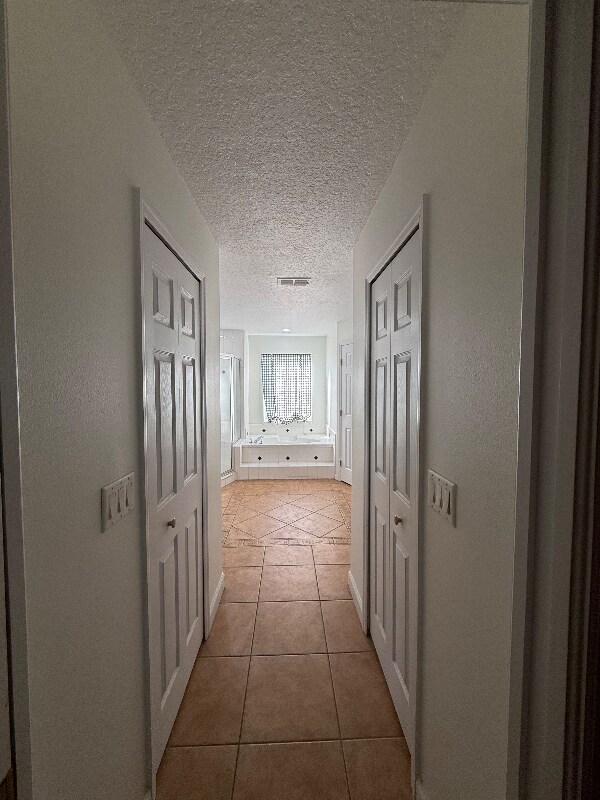 Building Photo - 867 Park Valley Cir