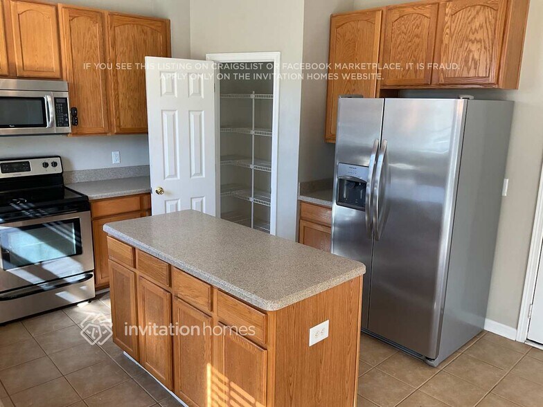 Building Photo - 122 Elgin Ln