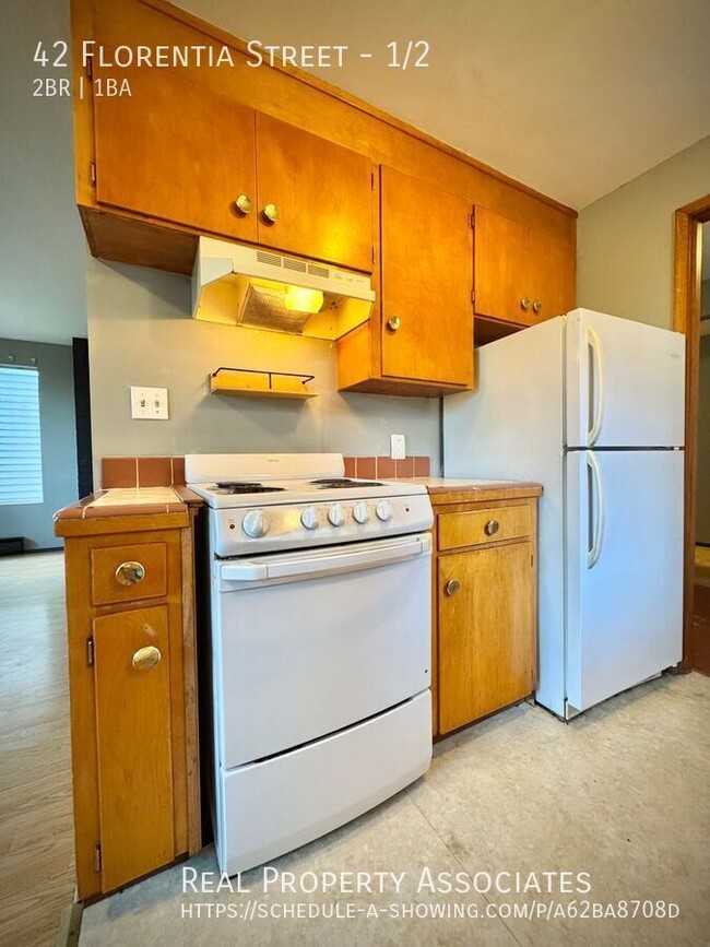 Building Photo - Charming 2-Bedroom, 1-Bath Unit for Rent i...