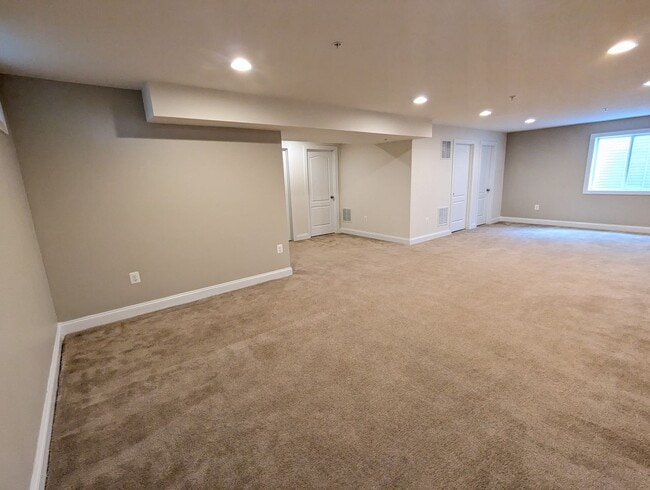 Building Photo - STUNNING Single Family Home in Brunswick C...