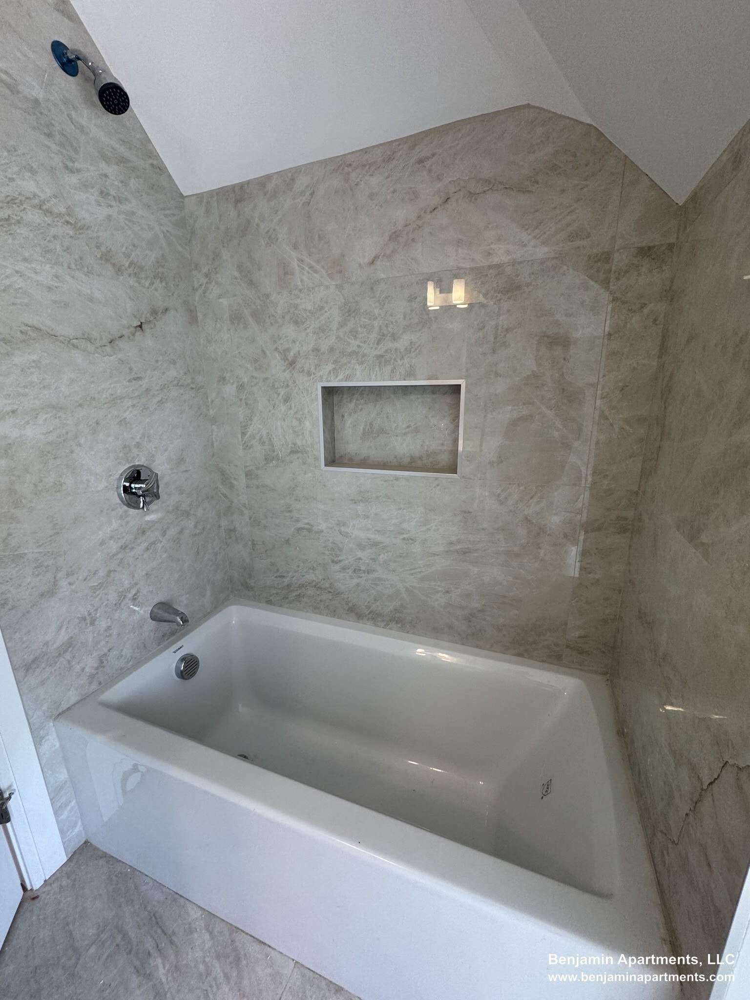 Building Photo - 28 Brooks St