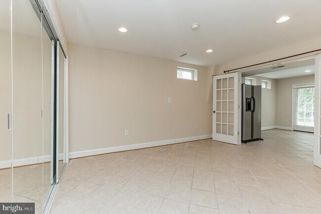 Building Photo - 13907 Willow Tree Dr
