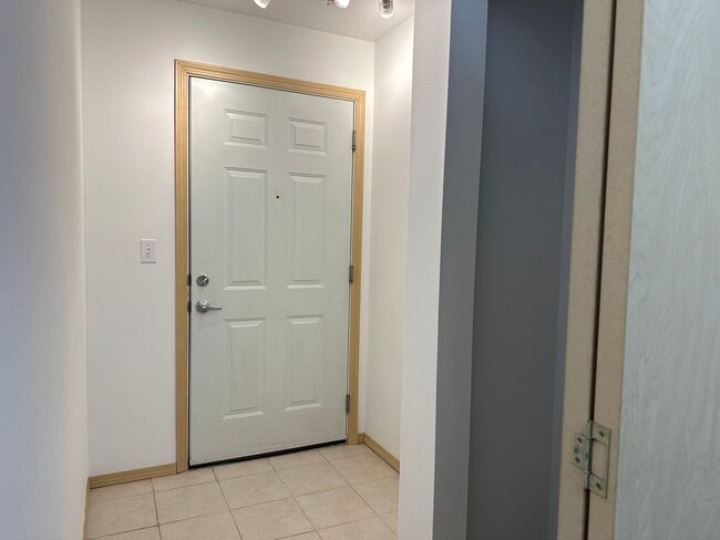 Building Photo - 2 Weeks Free Rent at Wonderful Greenwood 2 Bed/2Bath