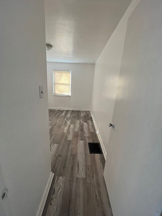 Building Photo - 250 Basswood Ave