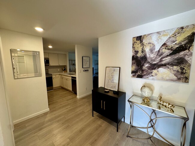 Building Photo - Upgraded and Spacious Condo Across from Be...