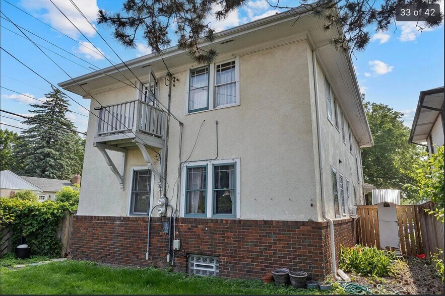 Building Photo - 5000 Newton Ave S