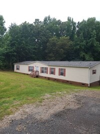 Building Photo - Large Home on Nearly an Acre! ACT NOW! ***RENT SPECIAL : 1/2 OFF FIRST MONTH OF RENT!!!
