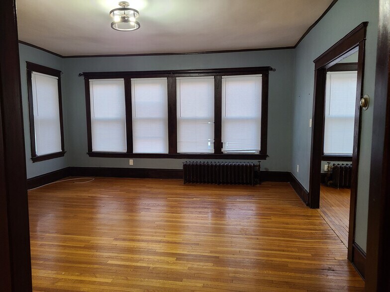 Building Photo - 466 Locust St