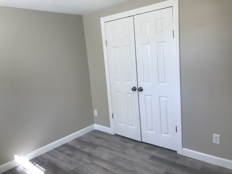 Building Photo - 101 Green Oaks Dr