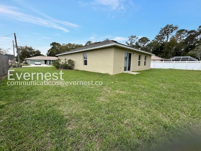 Building Photo - 25 Raeland Ln