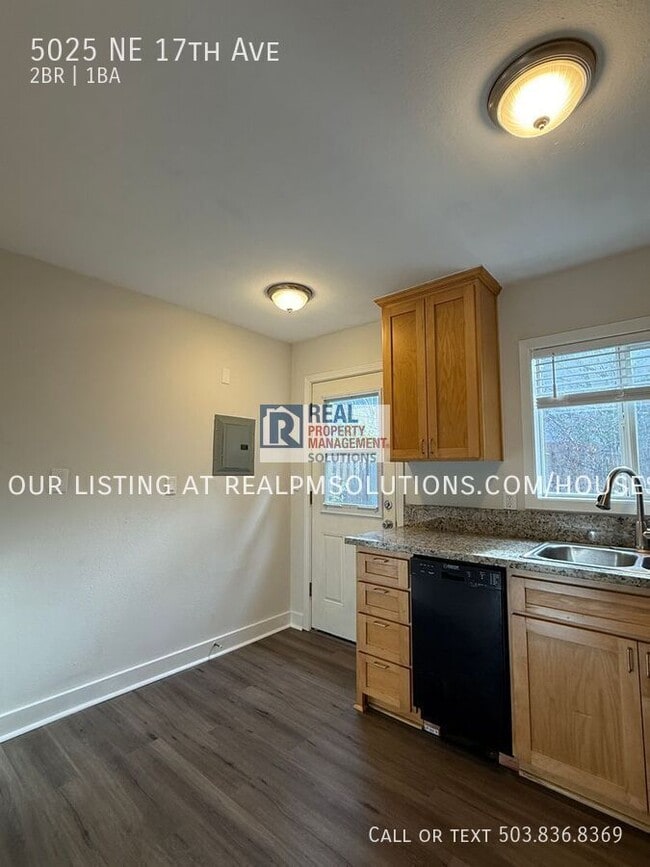 Building Photo - 5025 NE 17th Ave