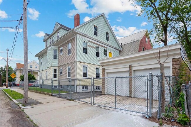 Building Photo - 31 Lenox Ave