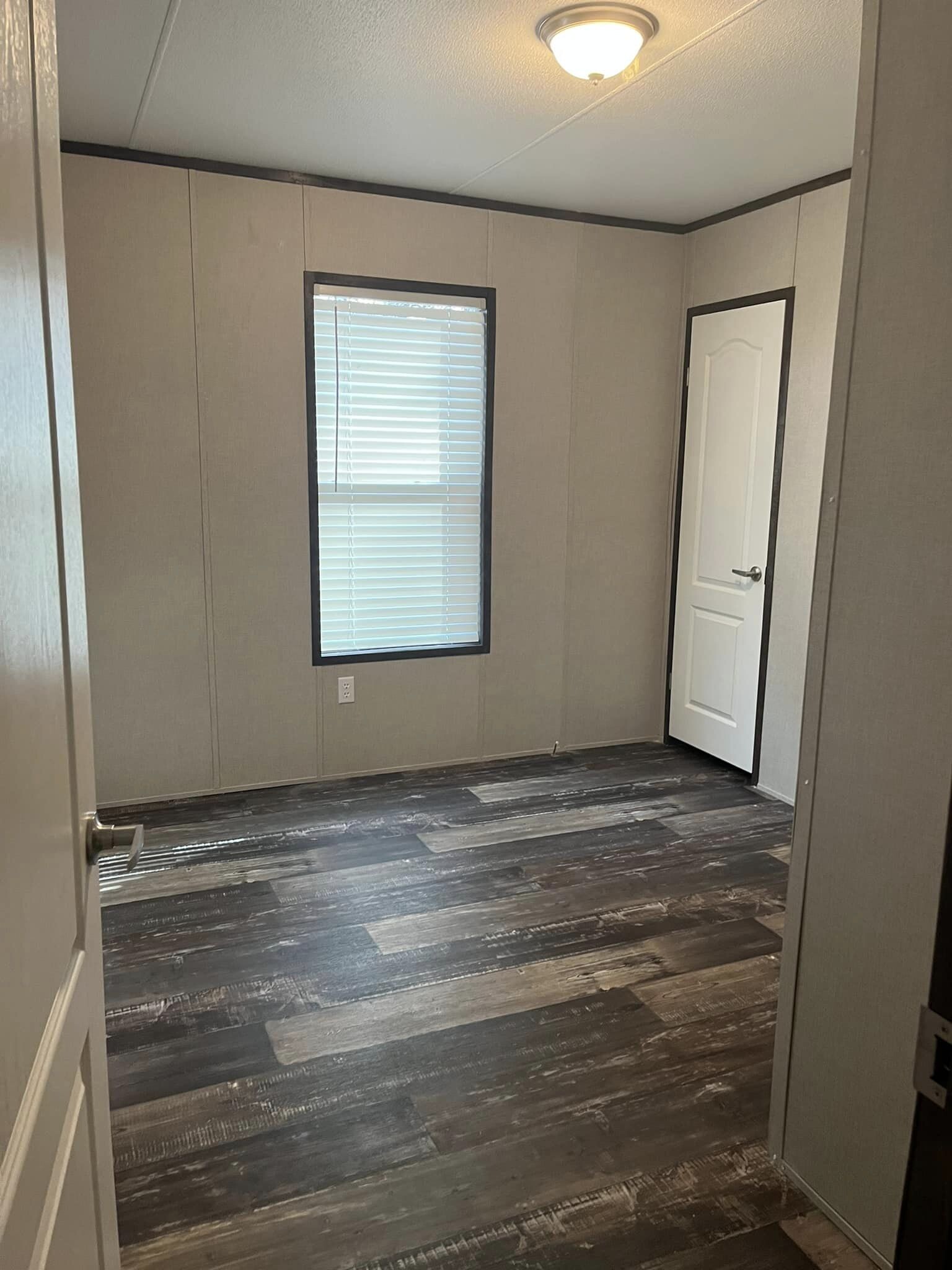 Building Photo - 204 Marie St