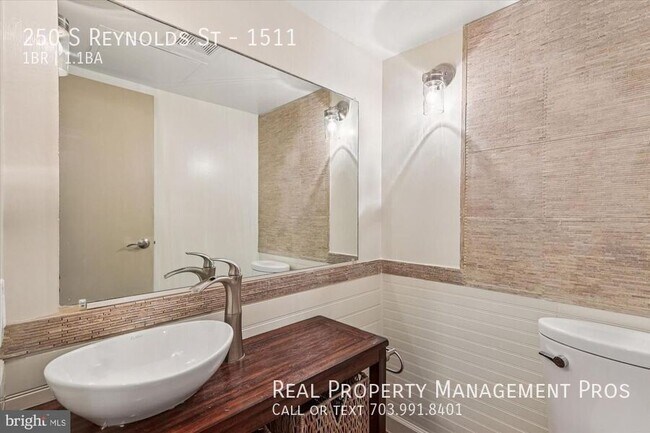 Building Photo - 250 S Reynolds St