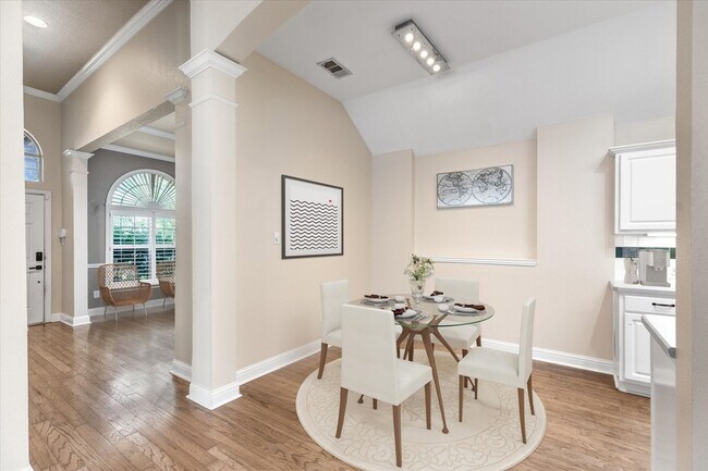 Building Photo - 8013 Springmoss Dr