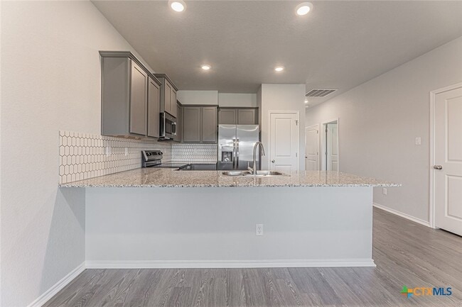 Building Photo - 1226 LEXINGTON Dr