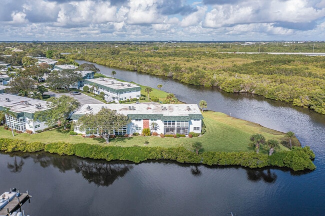 Building Photo - 2800 Indian River Blvd