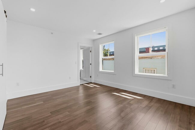 Building Photo - 10R Spring Garden St
