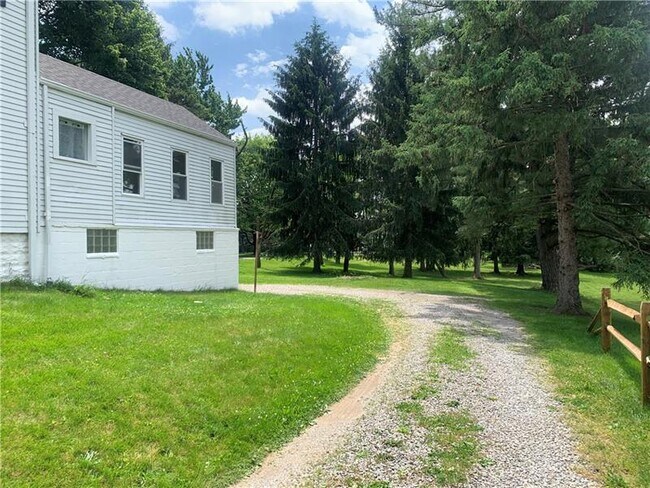 Building Photo - 171 Fieldview Dr